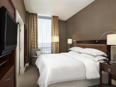 Sheraton Eau Claire Hotel 4*