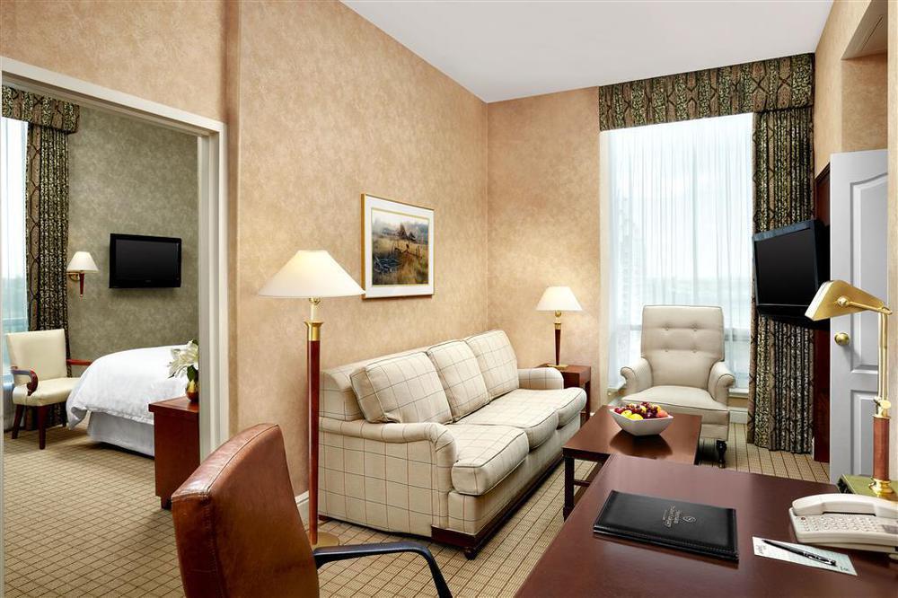 Sheraton Eau Claire Hotel