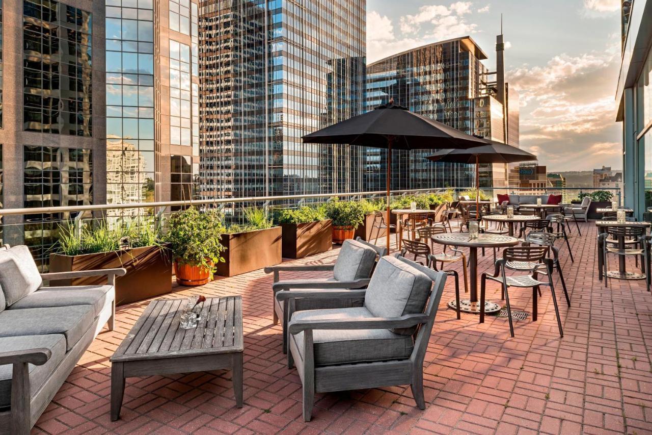 Sheraton Eau Claire Hotel Calgary