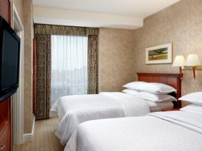 Sheraton Eau Claire 4* Calgary