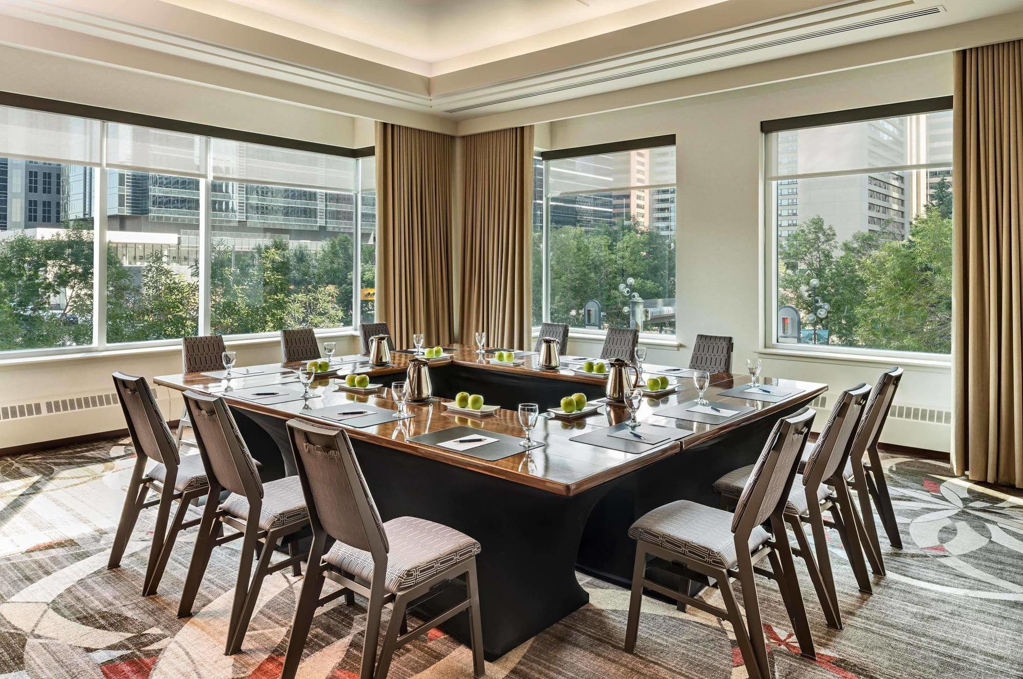 Hotel Sheraton Eau Claire Calgary