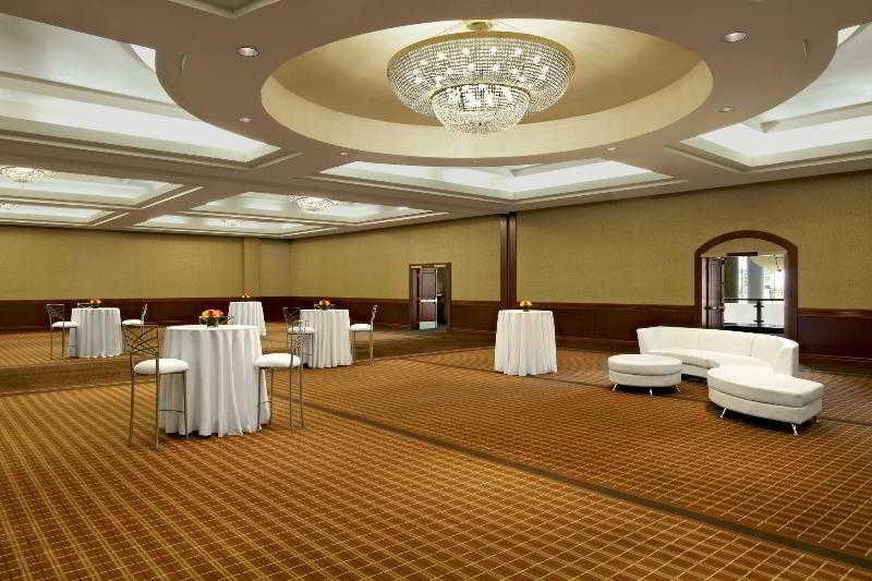 Sheraton Eau Claire 4*