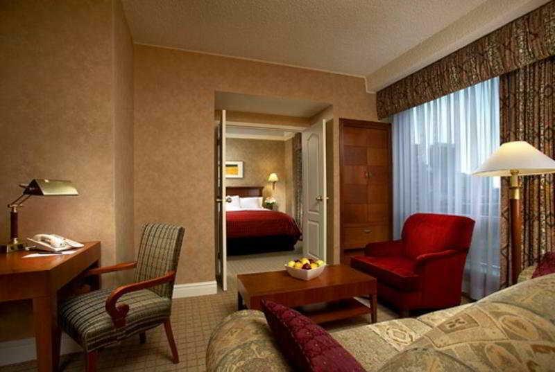 Sheraton Eau Claire Hotel Calgary